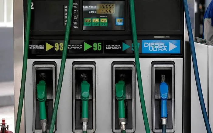 Precio de combustibles subiría a fin de mes por escalada de conflicto entre Estados Unidos e Irán
