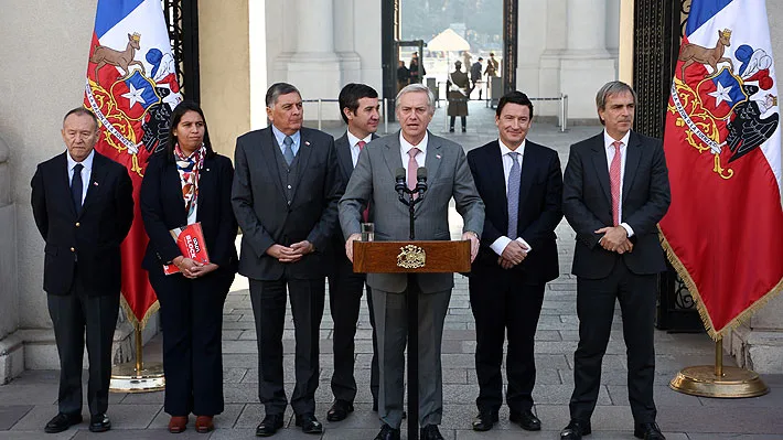 Cadem: Desaprobación de Presidente José Antonio Kast llega al 59% y aprobación cae al 37%