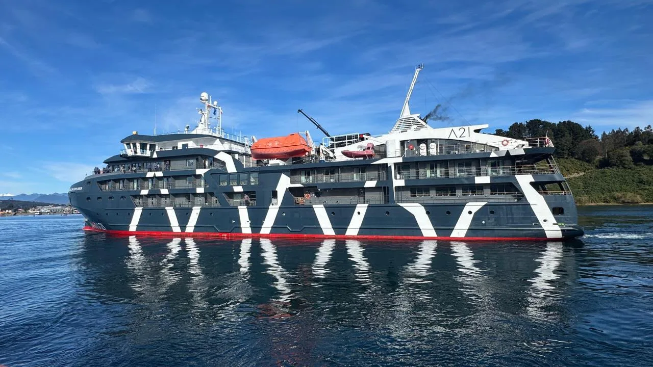 Rumbo al Continente Blanco: Antarctica21 da el vamos a su temporada 2026-2027 con histórico hito naval