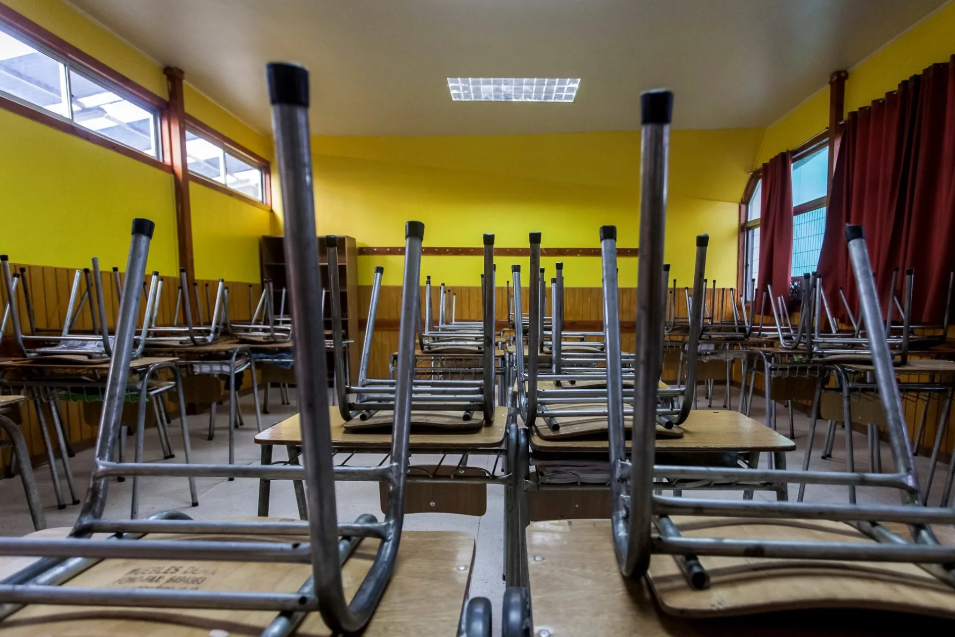 Presupuesto de Educación 2027 proyecta reducción de horas y enciende alarmas por eventual despido de profesores