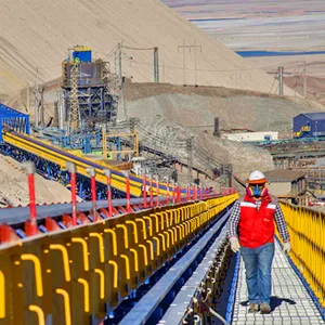 Chile enfrenta un cierre de año con bajo crecimiento, presión inflacionaria y estrechez fiscal