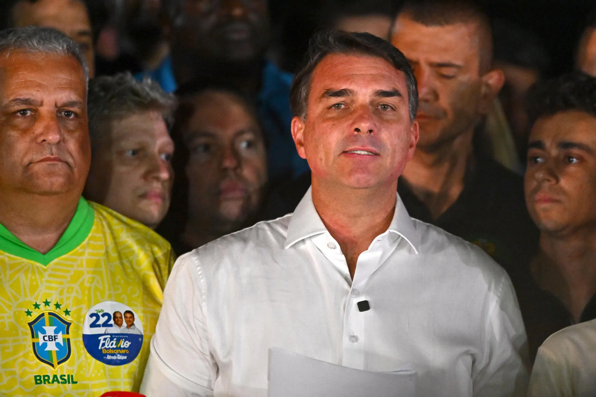 Flávio Bolsonaro huye a Estados Unidos tras perder las elecciones y desacato de orden judicial